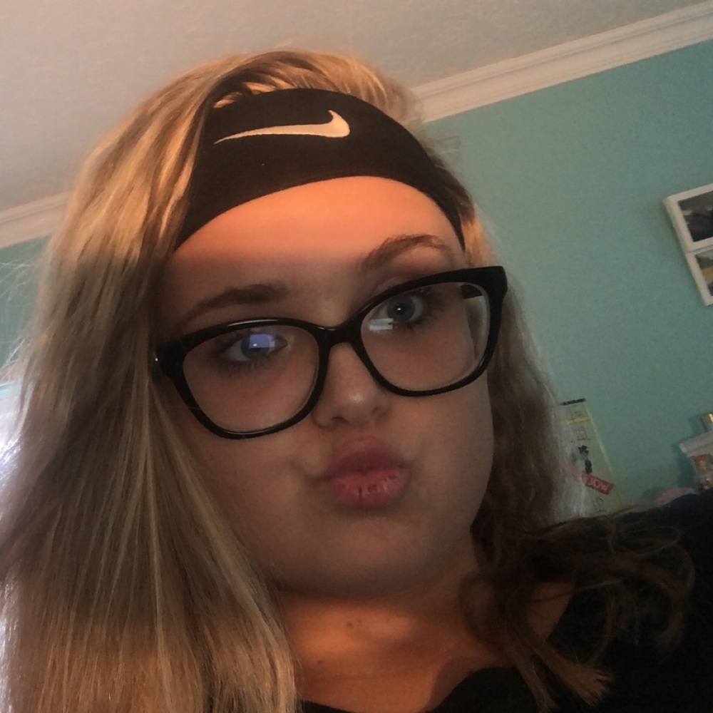 Meet your Posher, Kaitlyn